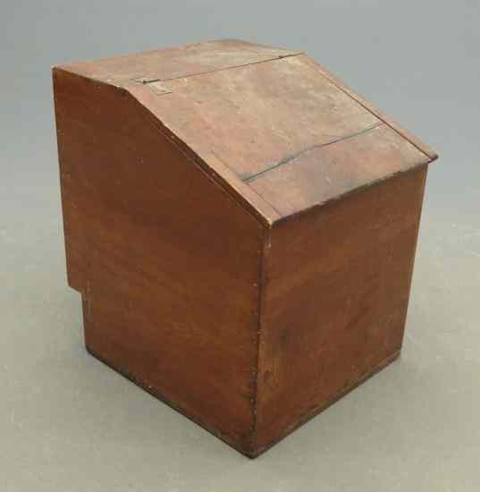 Appraisal: C 's dovetailed woodbox '' W '' D '' Ht