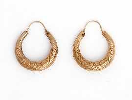 Appraisal: A pair of ct gold hoop earrings with engraved scrolling