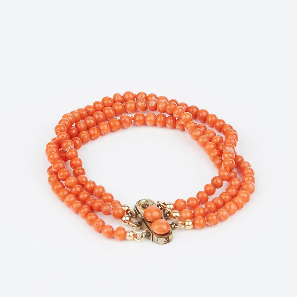 Appraisal: Coral Beaded -Strand Bracelet Elegant coral beaded bracelet featuring three