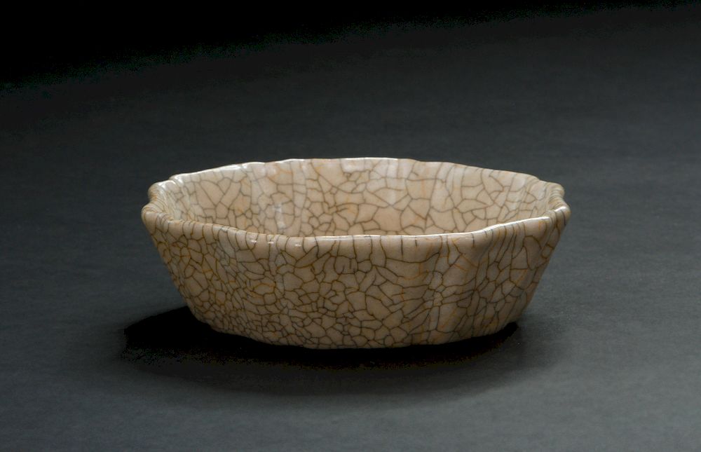 Appraisal: Crackle Glazed 'Mallow' Form Brushwasher Finely potted the lobed flaring