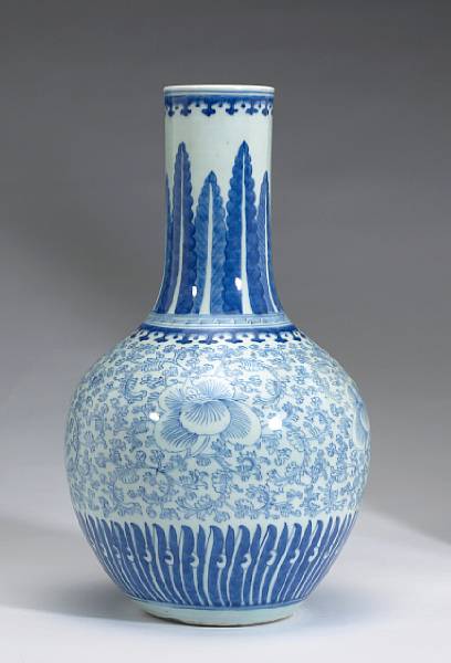 Appraisal: A blue and white porcelain stick neck vase Late Qing