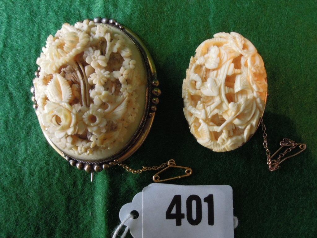 Appraisal: A th century Chinese carved ivory brooch of floral design