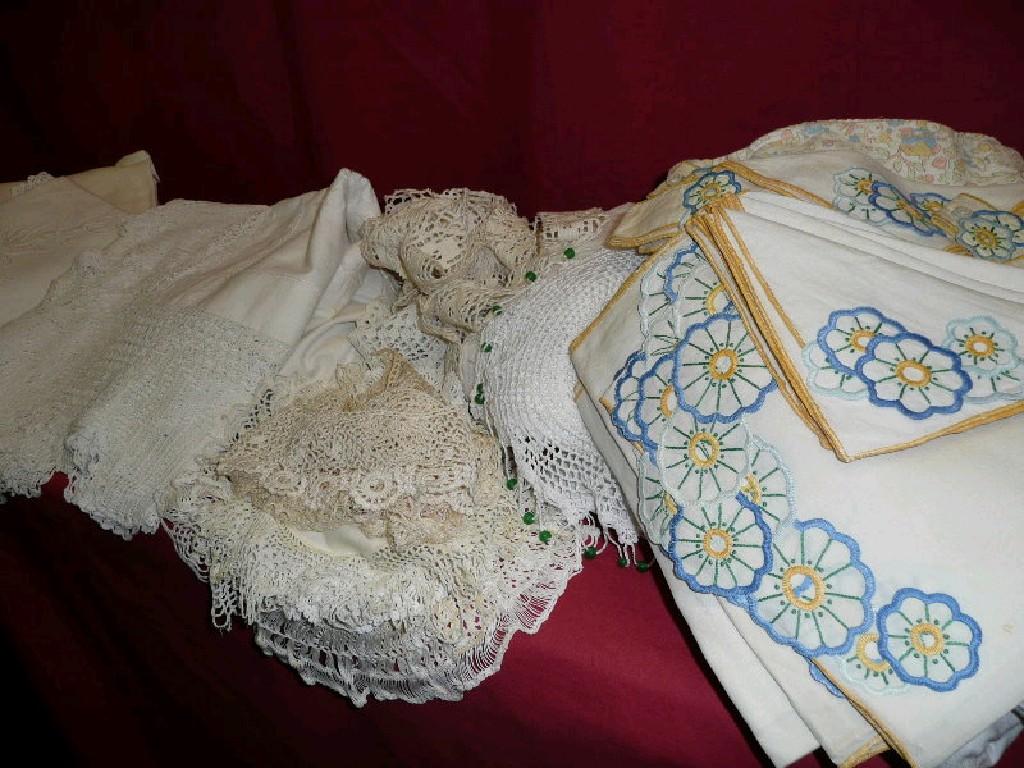 Appraisal: A collection of damask and plain lace edged table cloths