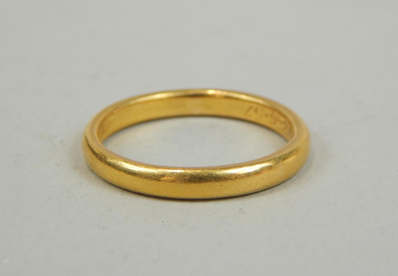 Appraisal: A ct gold wedding band with interior engraving g