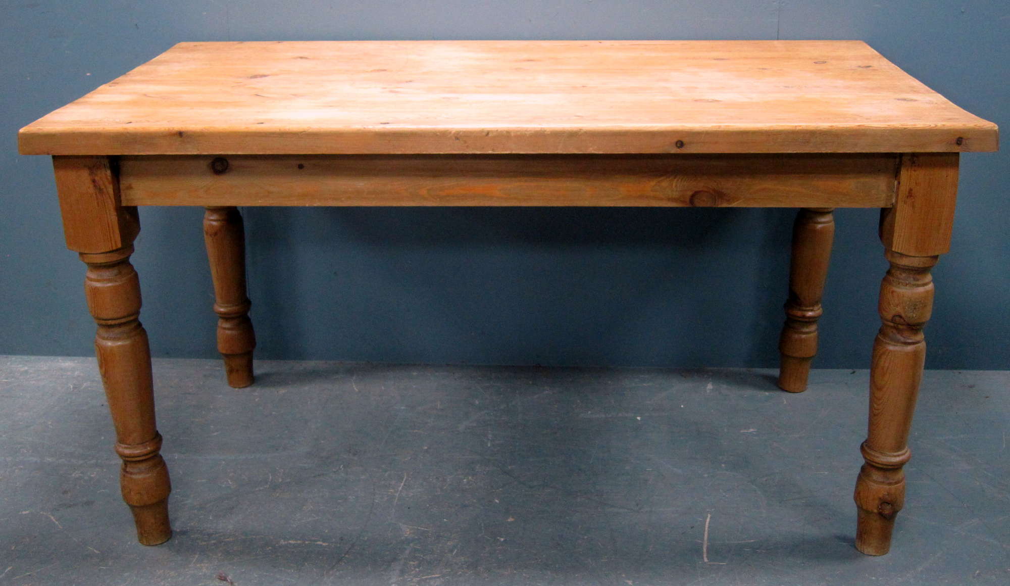 Appraisal: Pine kitchen table on four turned legs cm x cm