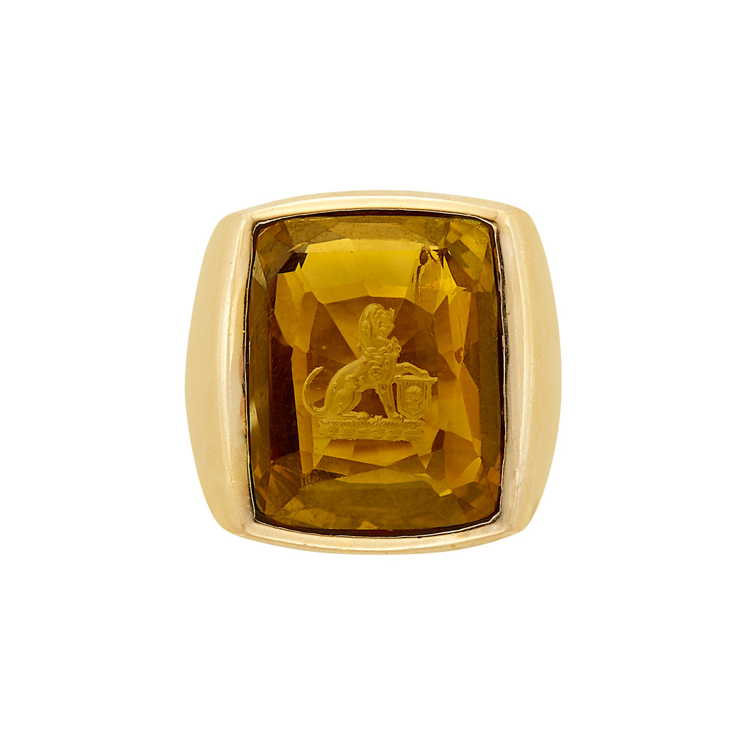 Appraisal: Gentleman's Gold and Chrysoberyl Intaglio Ring kt one cushion-shaped chrysoberyl