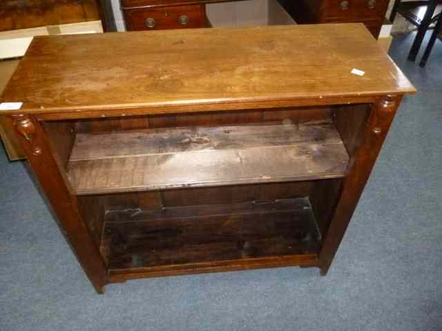 Appraisal: AN EARLY TH CENTURY MAHOGANY OPEN FRONT BOOKCASE with adjustable