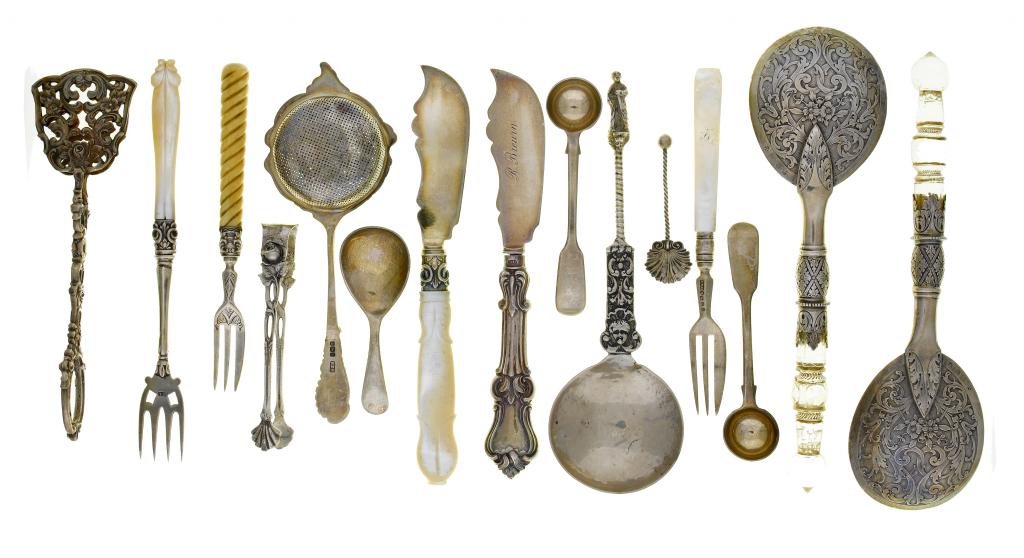 Appraisal: A NORTHERN EUROPEAN APOSTLE SPOON A PAIR OF GERMAN HISTORISMUS