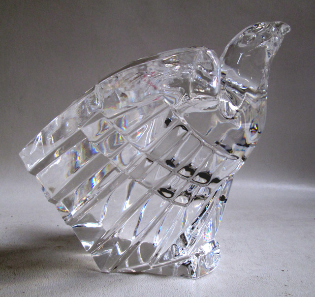 Appraisal: STEUBEN CRYSTAL SCULPTURE OF AN AMERICAN EAGLE with wings opening