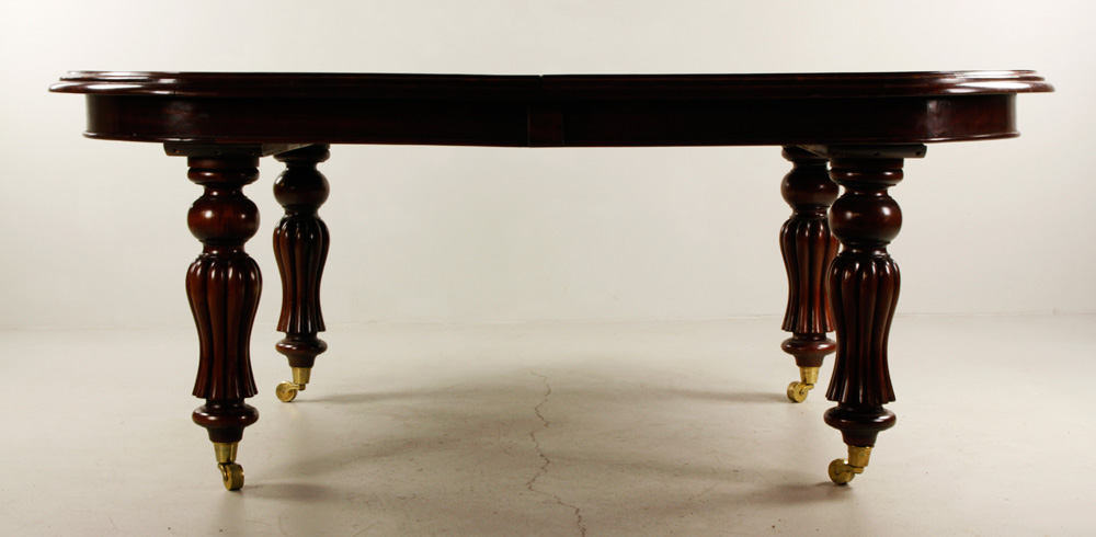 Appraisal: - th C Mahogany Dining Table Early th century dining