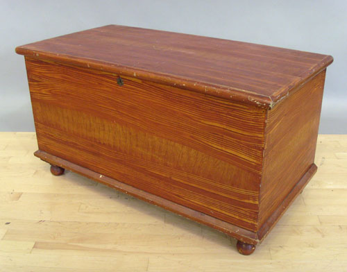 Appraisal: Pine blanket chest th c retaining a red grained surface