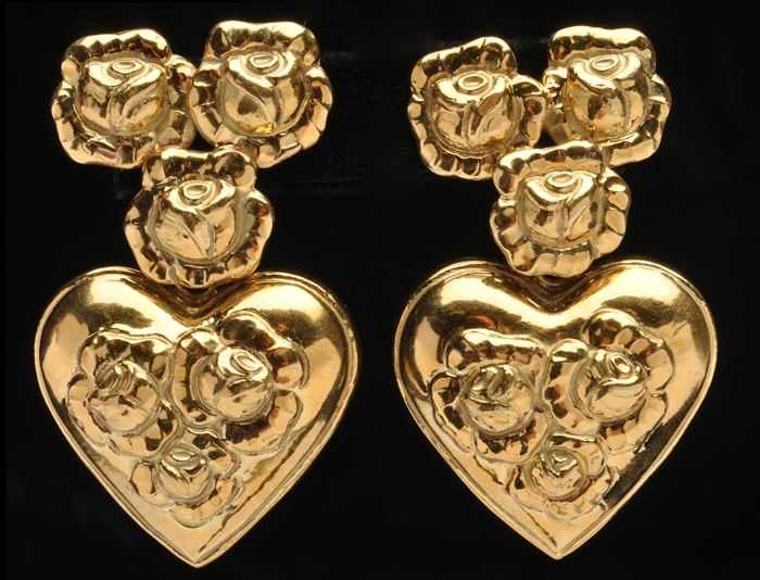 Appraisal: PAIR OF GOLD HEART EARRINGS Stamped clip-on approx x in