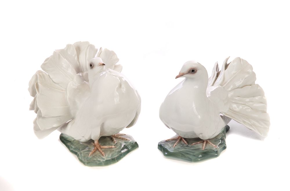 Appraisal: Pair of Rosenthal Handgemalt Germany Porcelain Doves Pair of Rosenthal