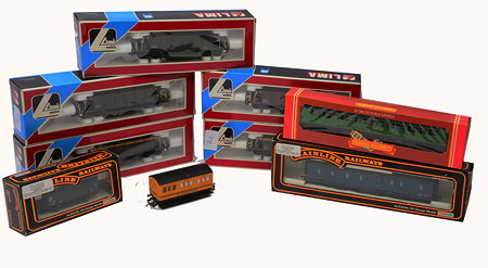 Appraisal: A QUANTITY OF 'OO' GAUGE COACHES and rolling stock to