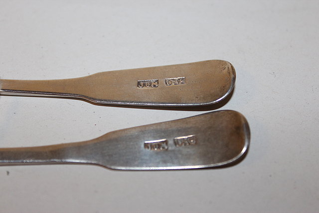 Appraisal: A PAIR OF SCOTTISH PROVINCIAL FIDDLE PATTERN TEASPOONS by Jamieson