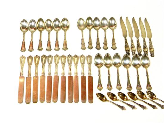 Appraisal: SILVER Thirty-seven sterling knives and spoons various patterns and makers