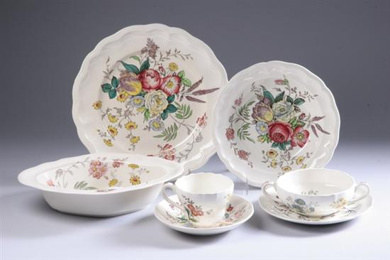 Appraisal: -PIECE SPODE BONE CHINA DINNER SERVICE Gainsborough pattern Including six