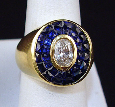 Appraisal: GENTS FINE SAPPHIRE DIAMOND RING K yellow gold ring featuring