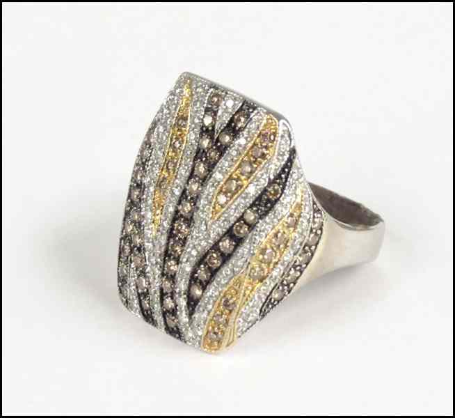 Appraisal: KARAT WHITE GOLD MULTI COLORED DIAMOND RING Condition No Specific