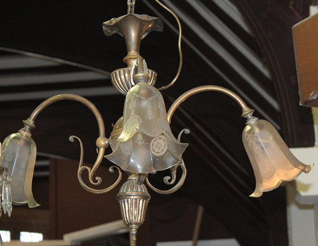 Appraisal: A SIMILAR EDWARDIAN BRASS THREE BRANCH CENTRE LIGHT cm high