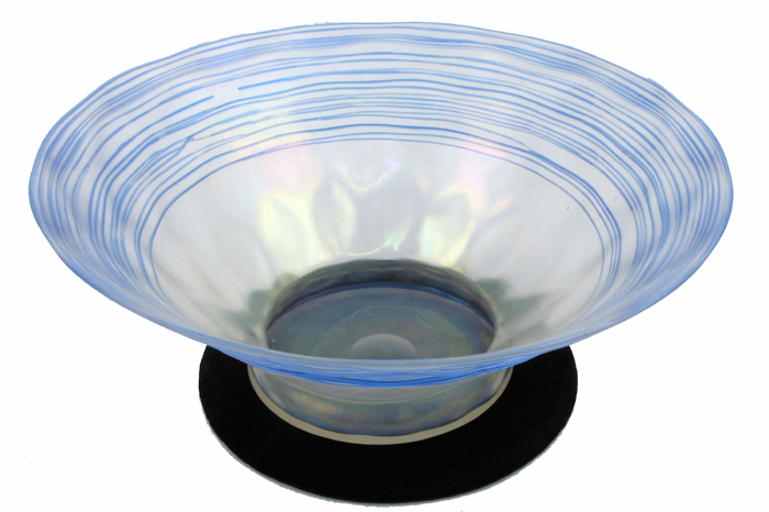 Appraisal: A STEUBEN VERRE DE SOIE CONSOLE BOWL having blue threaded