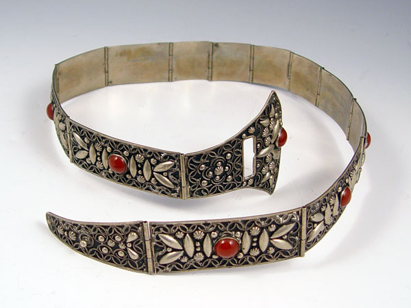 Appraisal: SILVER METAL BELT SET WITH CARNELIAN Each '' link centers