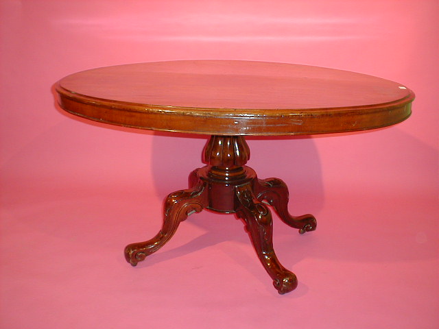 Appraisal: A Victorian mahogany oval loo table