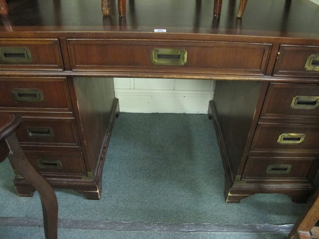 Appraisal: Reproduction kneehole desk with leather top