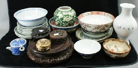 Appraisal: A quantity of Chinese and Japanese porcelain and ceramics comprising