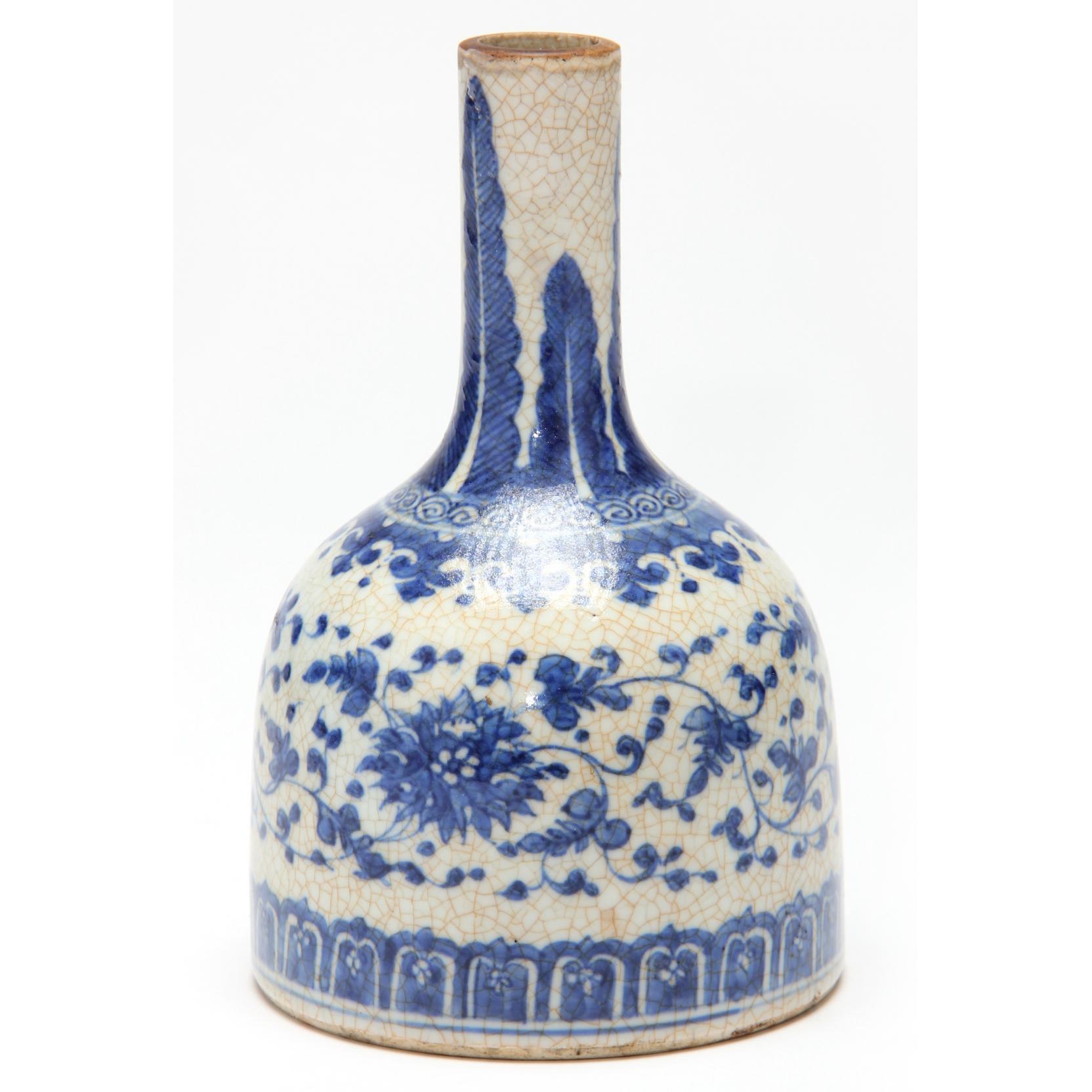 Appraisal: Chinese Porcelain Blue White Vase in the Ming style with