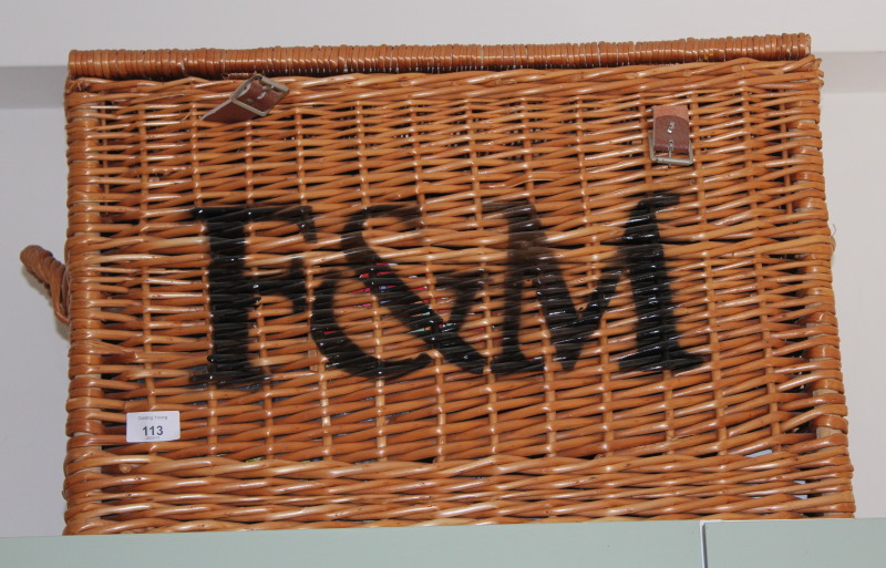 Appraisal: A Fortnum Mason wicker hamper