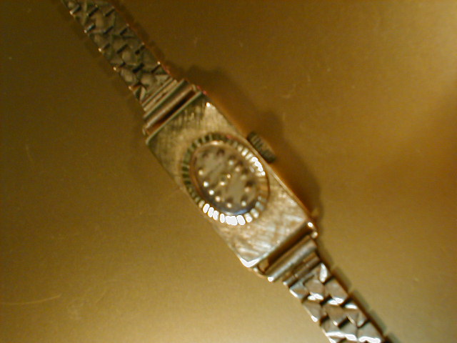 Appraisal: An K Delano ladies wrist watch with bracelet strap