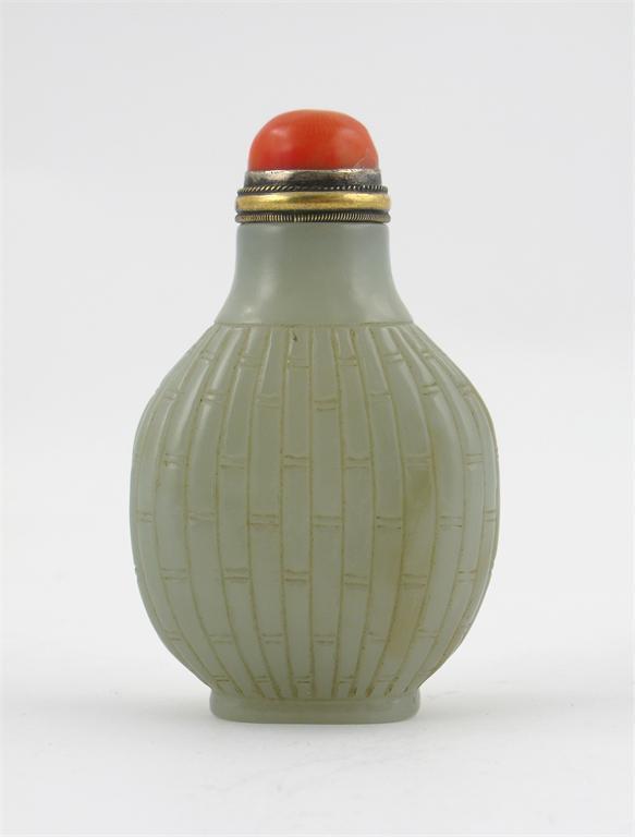 Appraisal: A Chinese celadon jade snuff bottle