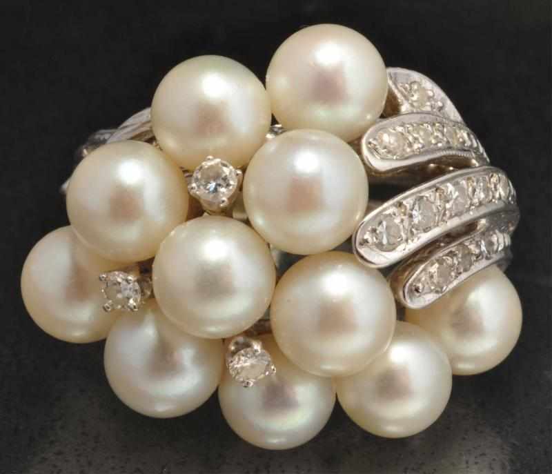 Appraisal: K W Gold Diamond Pearl Ring Description Diamonds ctw Condition