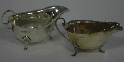 Appraisal: Two silver sauce boats Birmingham and approximately gm