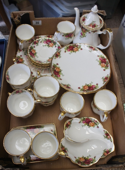 Appraisal: A Collection of Royal Albert Old Country Roses including Comport