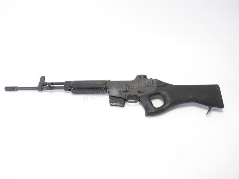 Appraisal: Daewoo Model DR- Semi Auto Rifle-Post-Ban Rifle Blued barrel with