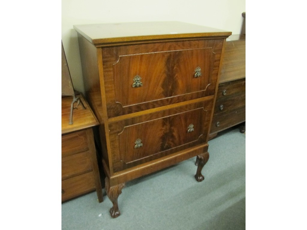 Appraisal: Chippendale style mahogany two drawer chest of drawers