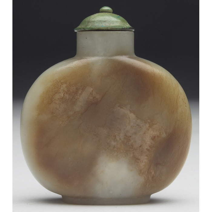 Appraisal: th century snuff bottle bulbous shape in tan and cream