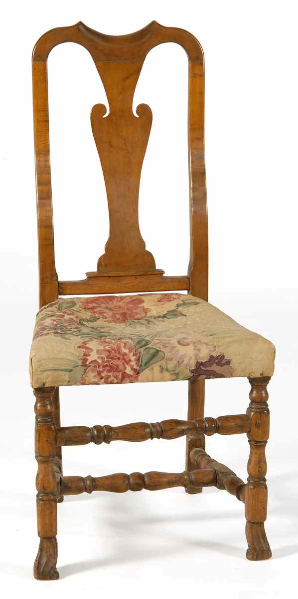 Appraisal: QUEEN ANNE SIDE CHAIR Early th CenturyIn maple with shaped