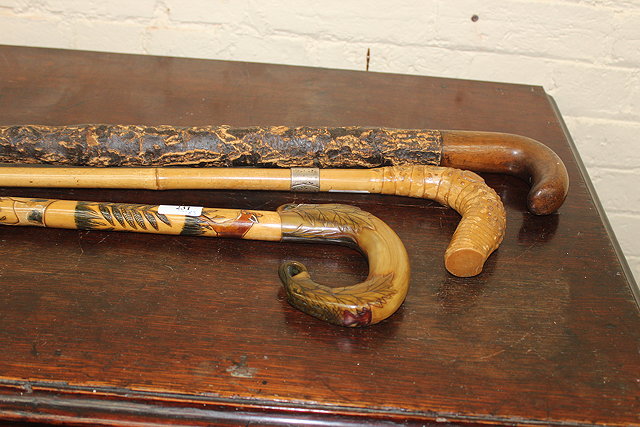 Appraisal: A SCOTTISH HORN HANDLED WALKING STICK with a crook handle