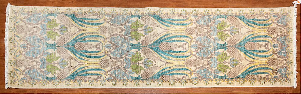 Appraisal: Agra Runner Pakistan x modern hand knotted Condition Absence of