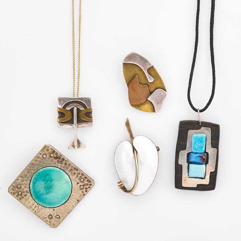 Appraisal: FIVE PIECES OF STUDIO JEWELRY AND K GOLD CHAIN Plantagenet