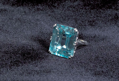 Appraisal: Platinum aquamarine ring with rectangular step cut aquamarine approx ct