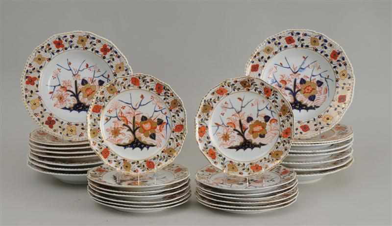 Appraisal: SIXTEEN DERBY ''JAPAN'' PATTERN PORCELAIN SOUP PLATES AND FOURTEEN DESSERT