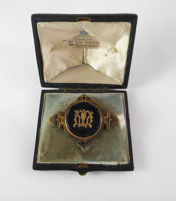 Appraisal: VICTORIAN MOURNING LOCKET BROOCH by MacKay Cunningham Co having a