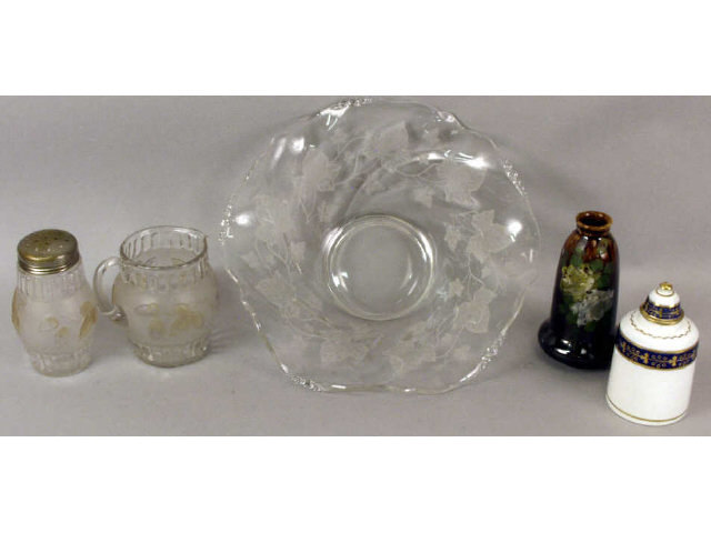 Appraisal: Collection of glass pottery and china including leaf decorated center