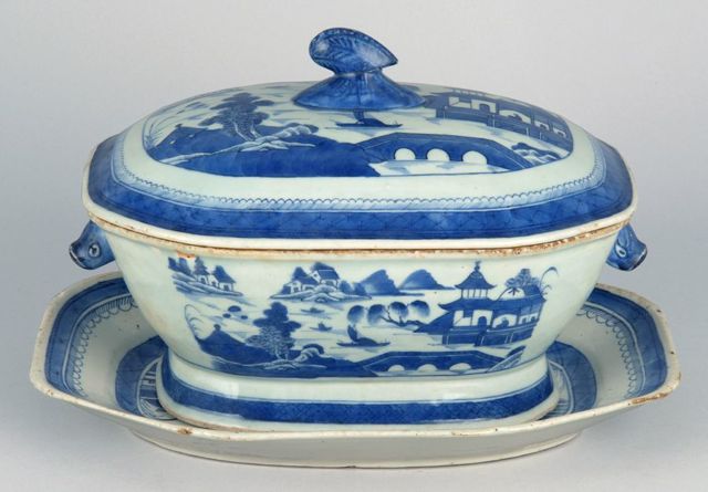 Appraisal: CHINESE EXPORT CANTON PORCELAIN COVERED TUREEN WITH UNDERTRAY th CenturyIn