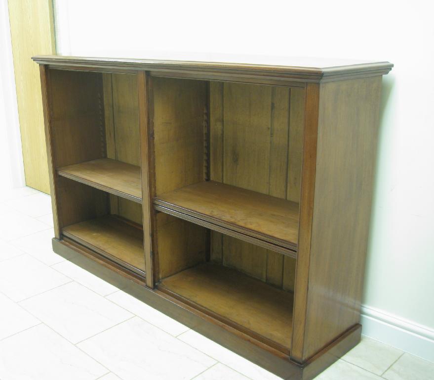 Appraisal: A th Century mahogany open Bookcase fitted adjustable shelves on