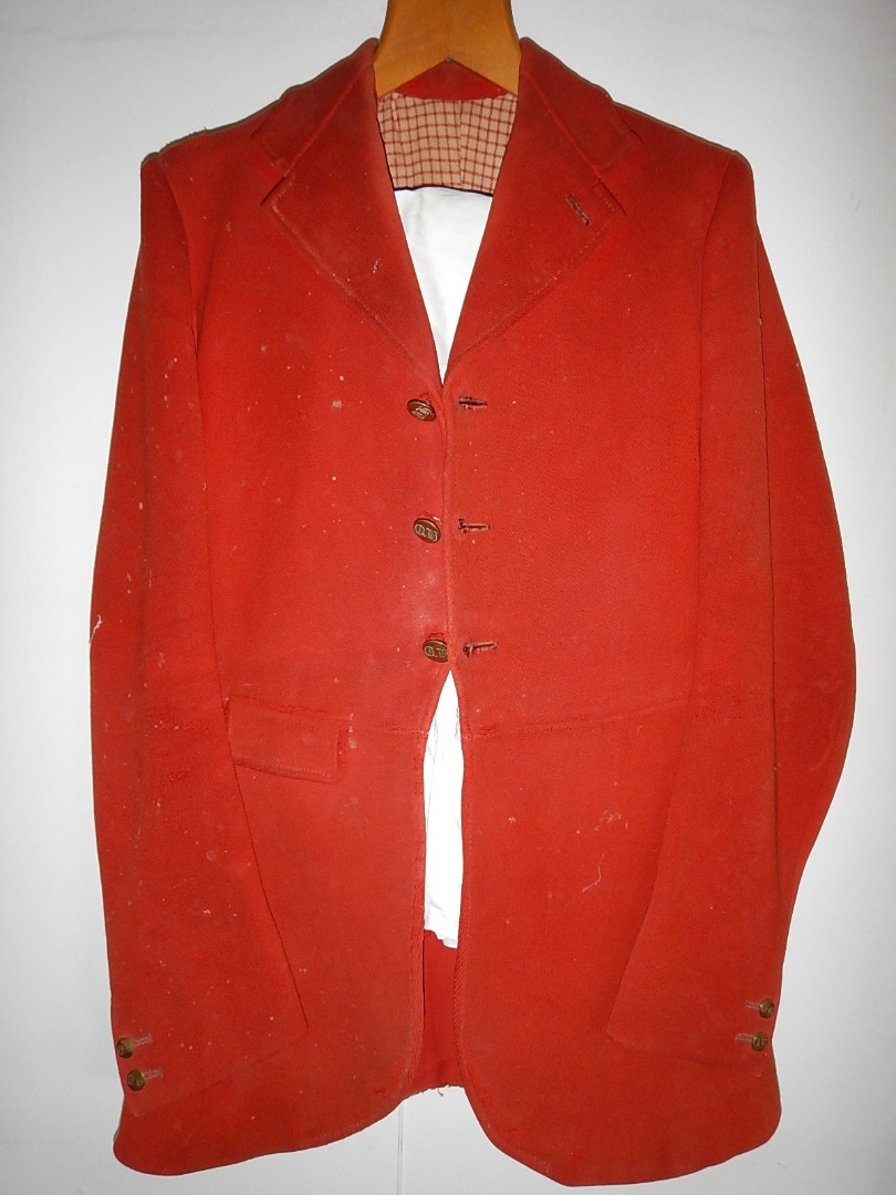 Appraisal: A vintage scarlet hunting field coat with Quorn Hunt brass